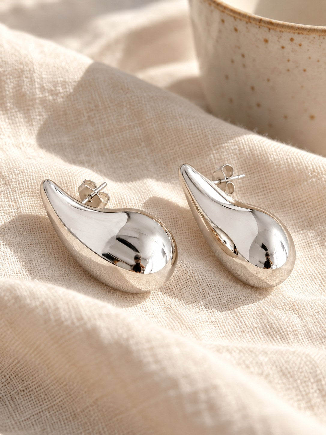 Arete Gota Plateada Grande · Lifestyle · Anturia
