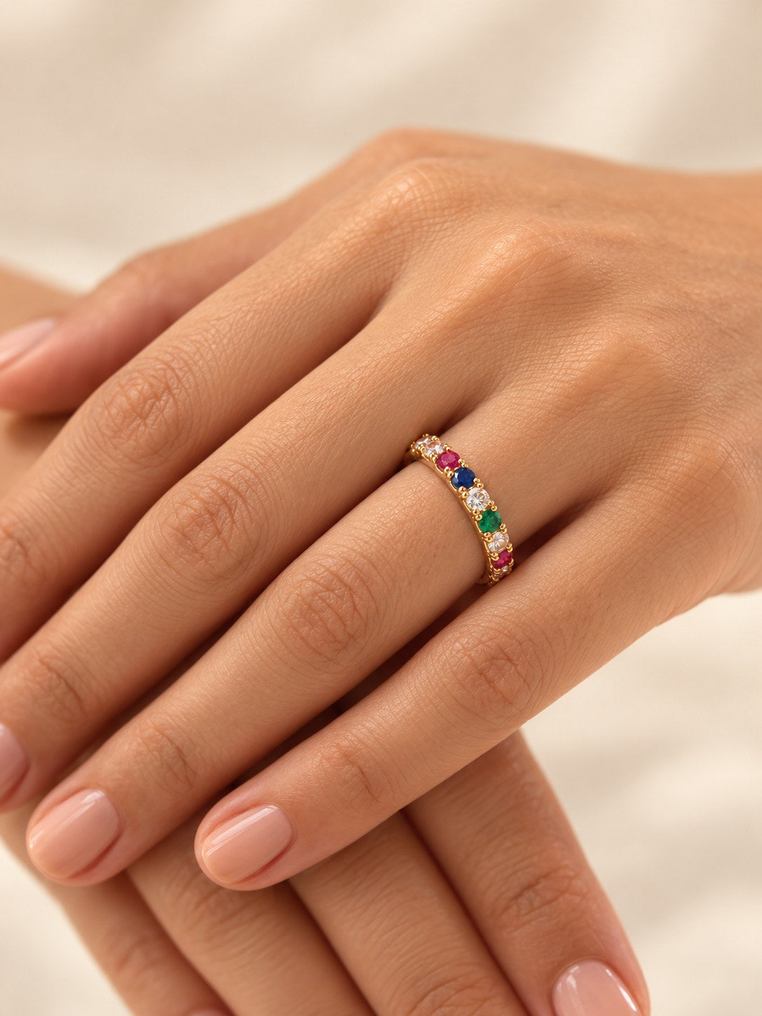 Anillo Circónes Tutti · Modelo · Anturia
