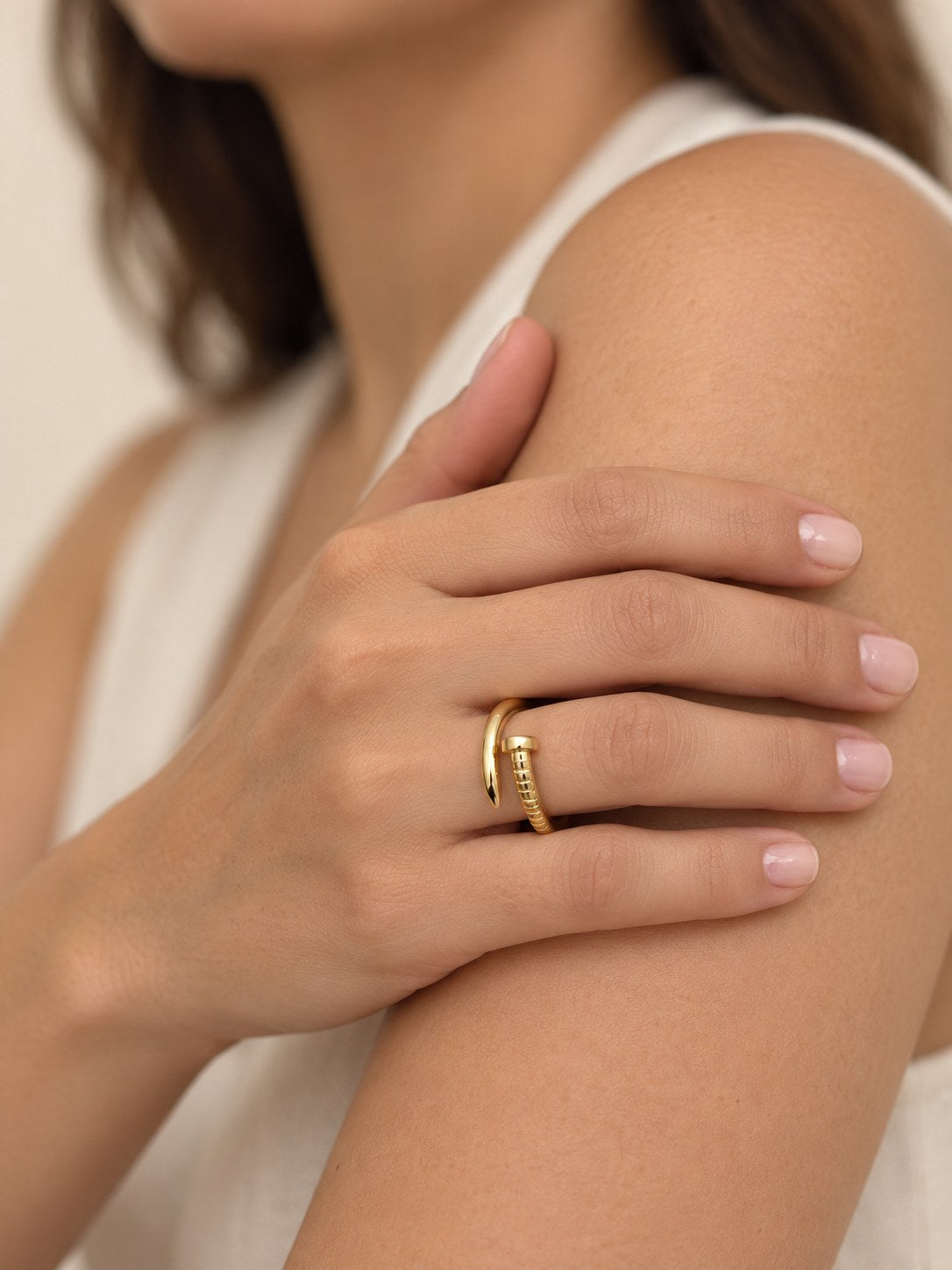 Anillo Espina Plateado · Modelo · Anturia