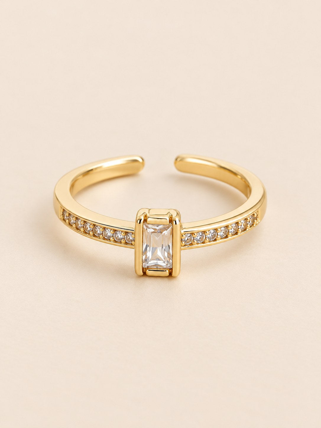 Anillo Tipo Compromiso Cuadrado Baguette · Hero · Anturia