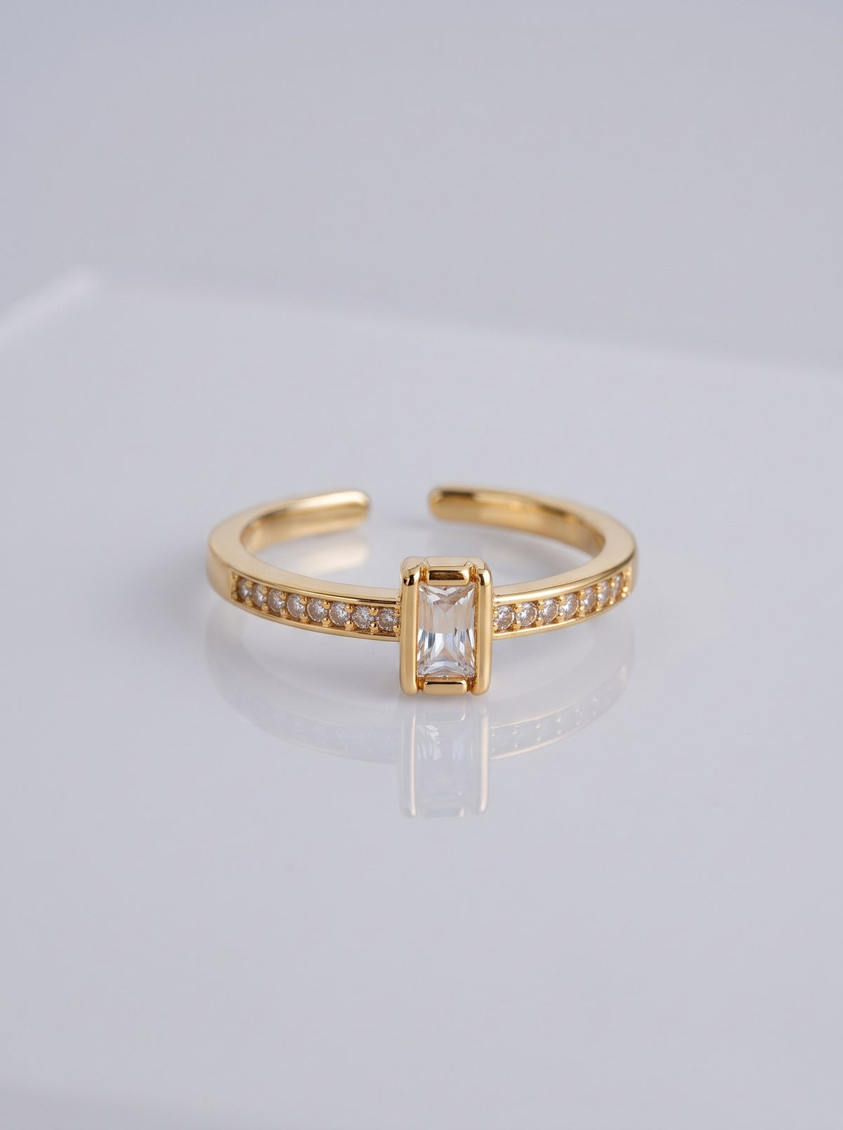 Anillo Tipo Compromiso Cuadrado Baguette · Macro · Anturia