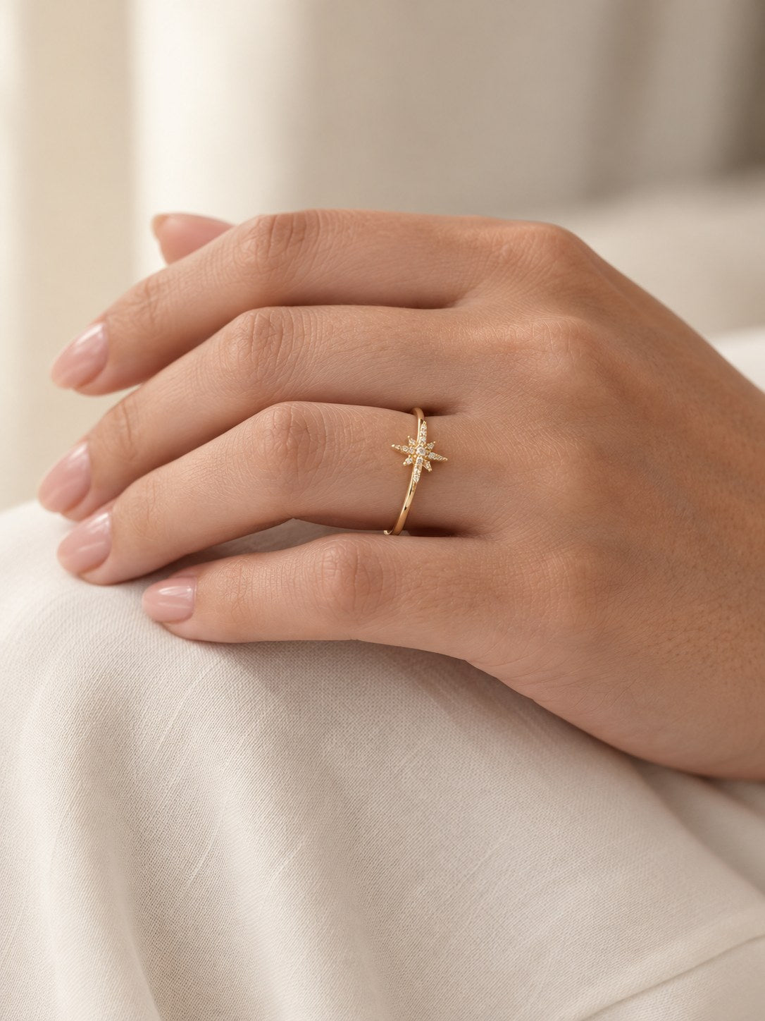 Anillo Destello Microcircón · Modelo · Anturia