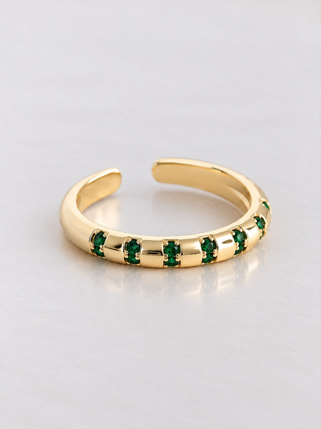 Anillo Circón Incrustado Verde · Macro · Anturia