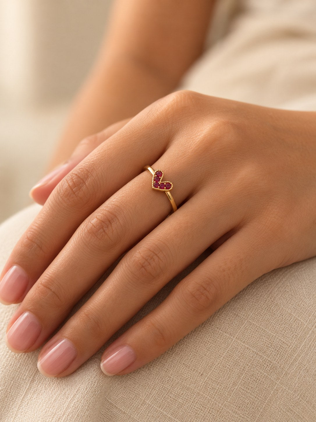 Anillo Corazon Trend Borgoña · Modelo · Anturia