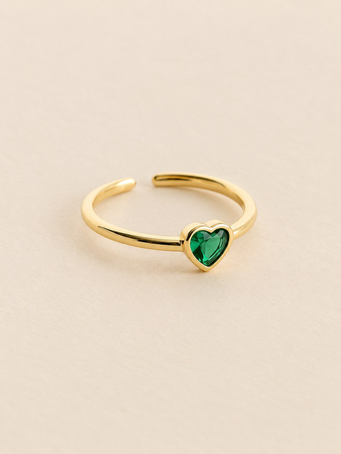 Anillo Corazon Verde Esmeralda · Hero · Anturia