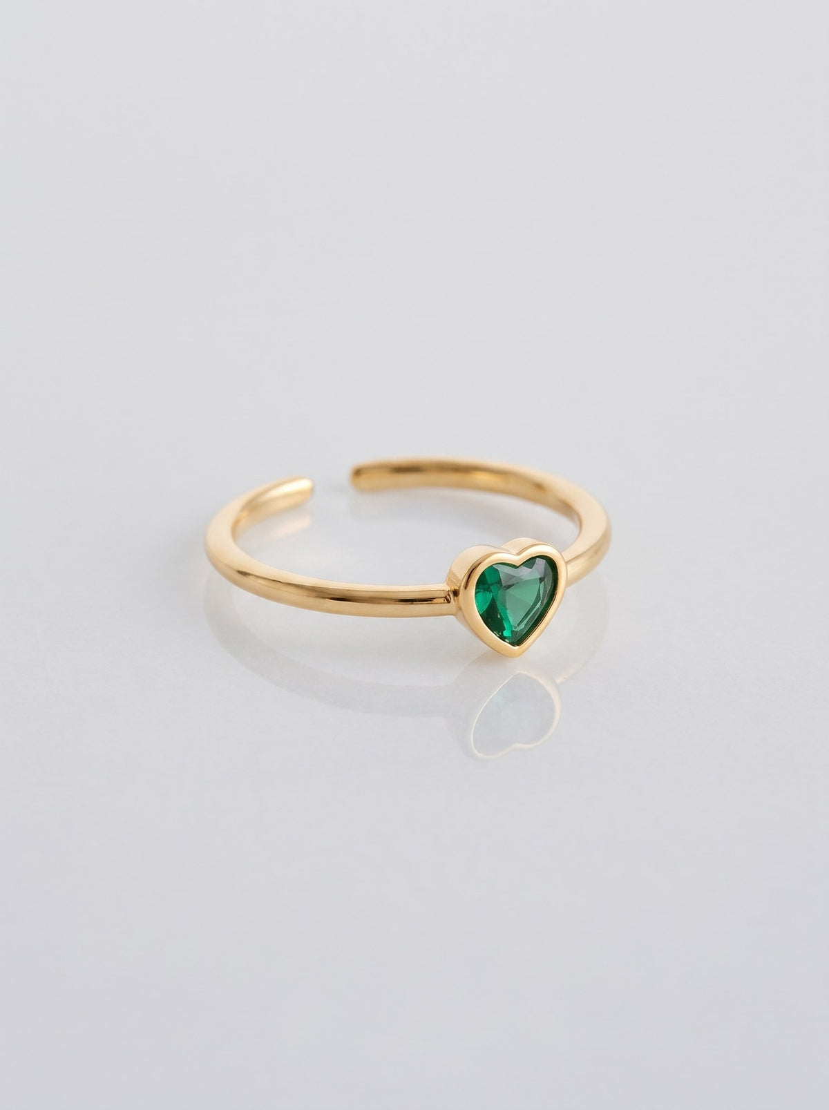 Anillo Corazon Verde Esmeralda · Macro · Anturia