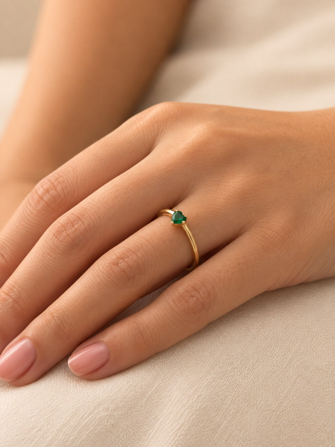 Anillo Corazon Mini Verde · Modelo · Anturia