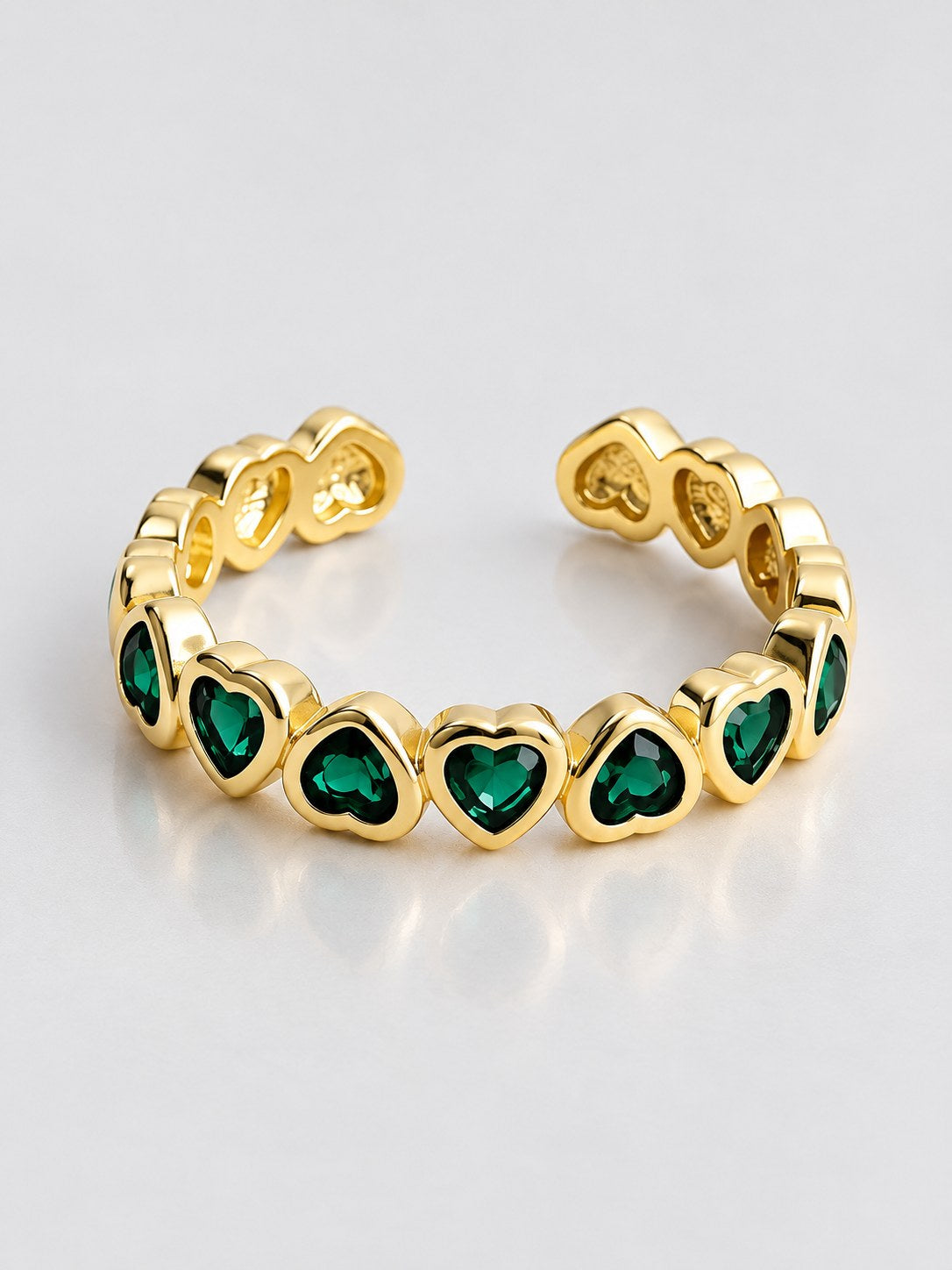 Anillo Corazones Verde Esmeralda · Macro · Anturia