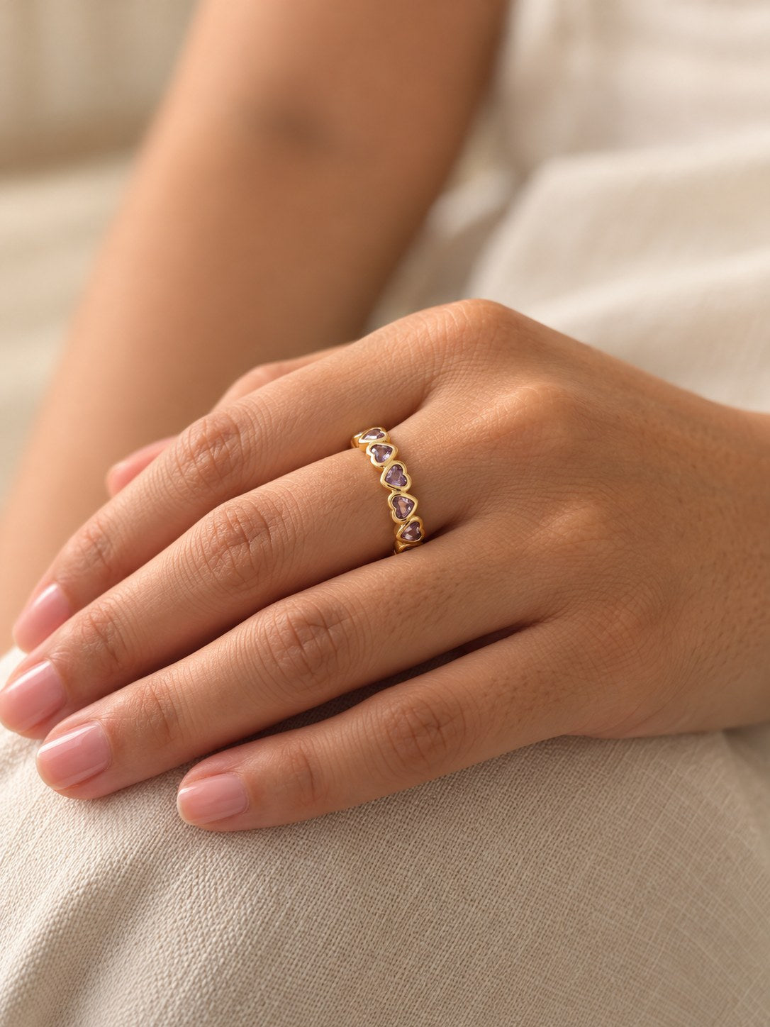 Anillo Corazones Lila · Modelo · Anturia