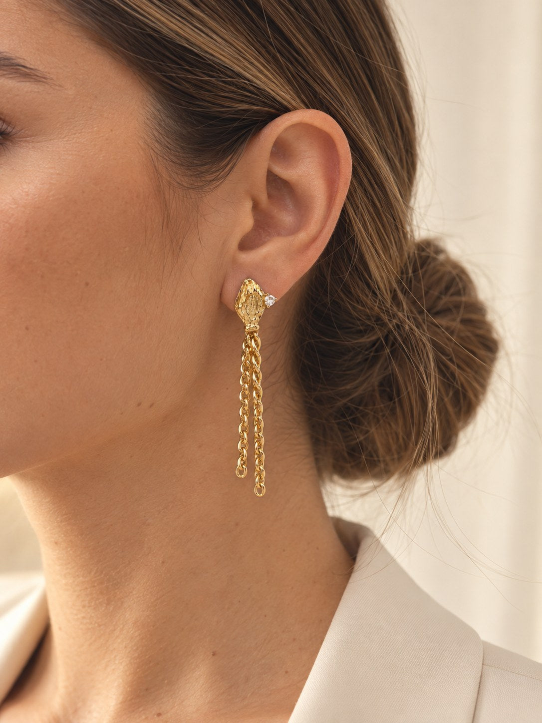 Arete Serpiente Acero · Modelo · Anturia