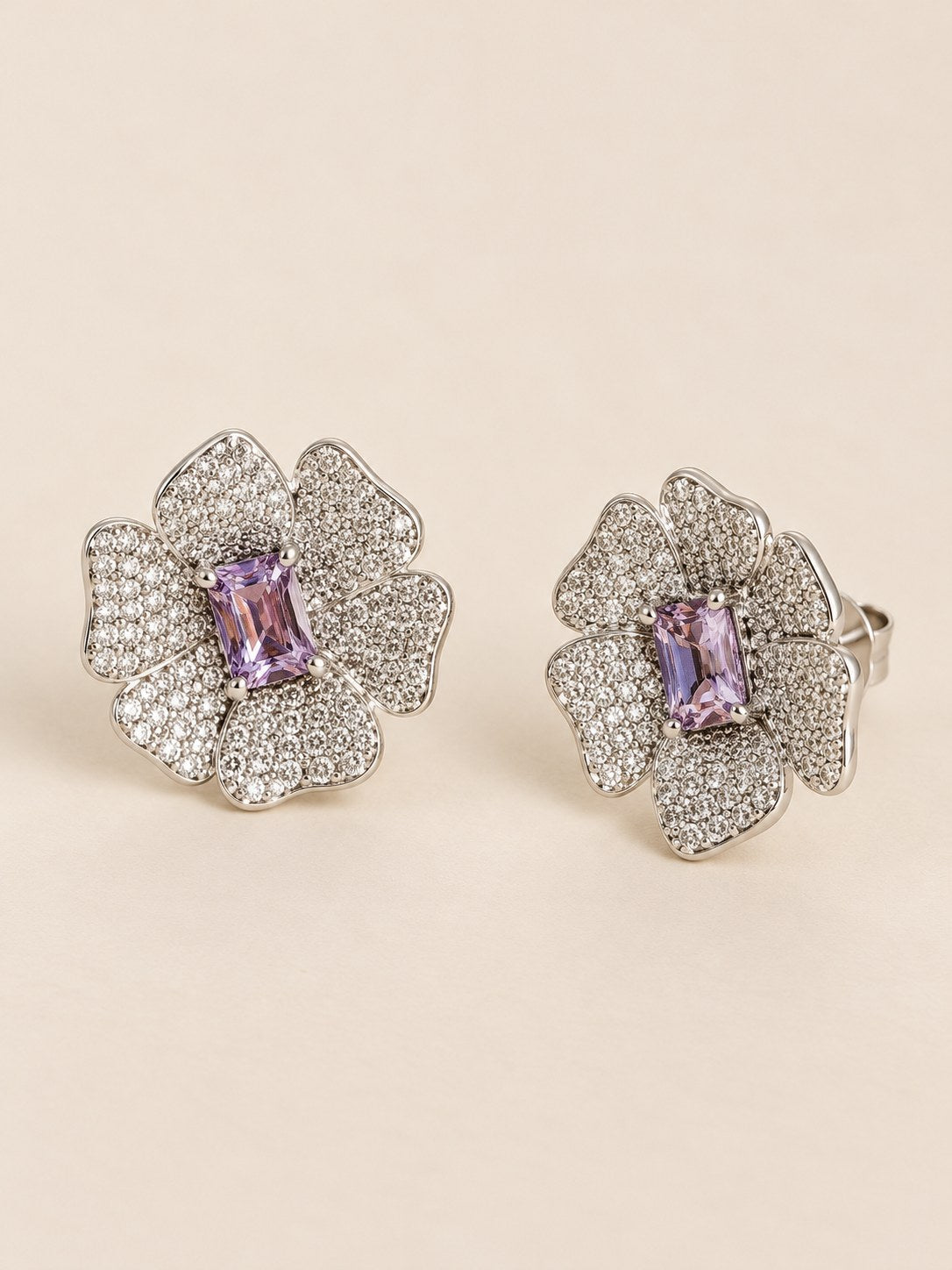 Arete Flor Plateado Microcircón Circón Lila · Hero · Anturia