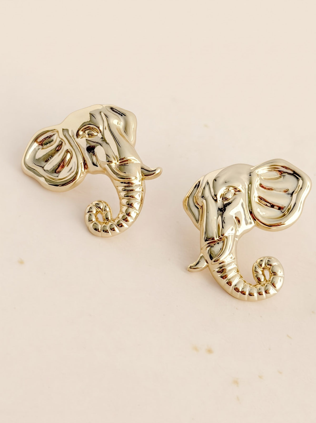 Arete Elefante · Hero · Anturia