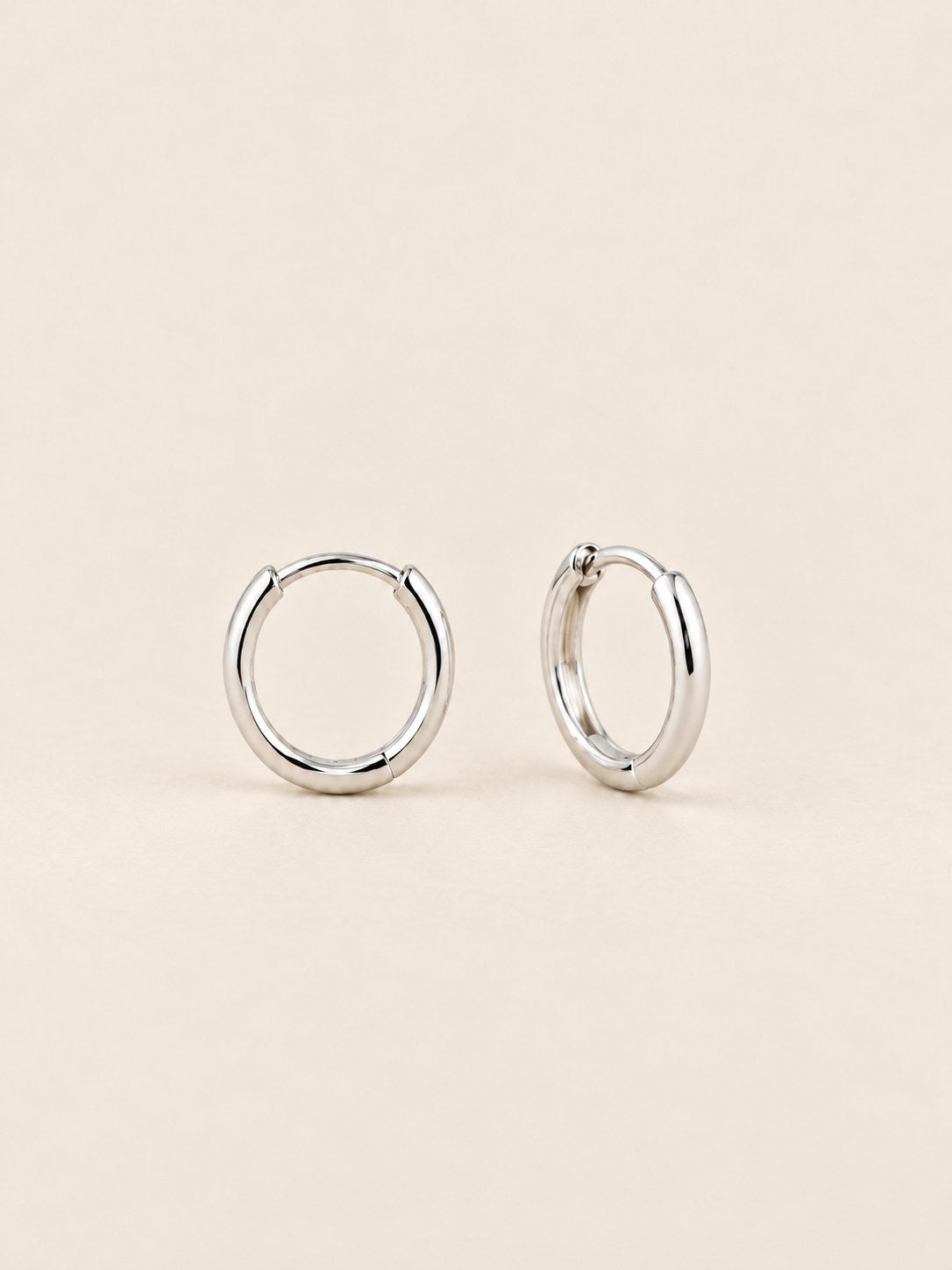 Candonga 10mm Lisa Baño Plata · Hero · Anturia