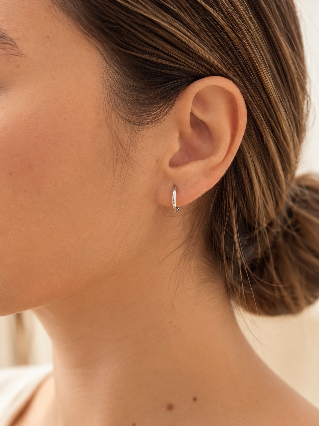 Candonga 10mm Lisa Baño Plata · Modelo · Anturia