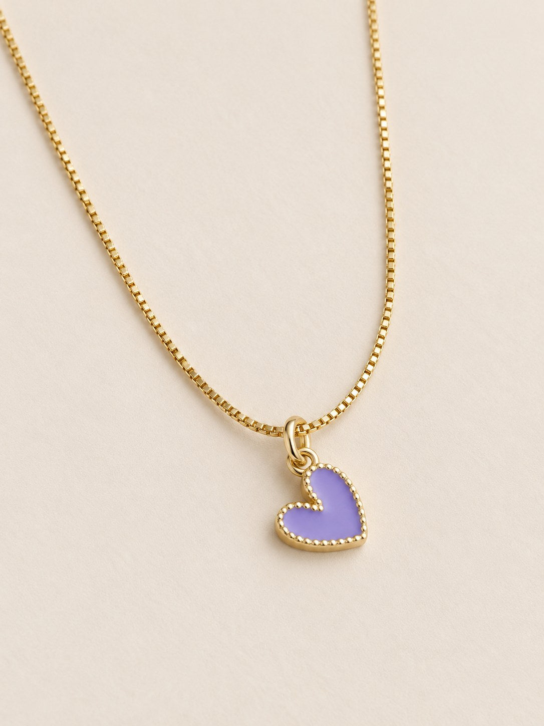 Collar Minimalist Corazon Morado · Hero · Anturia