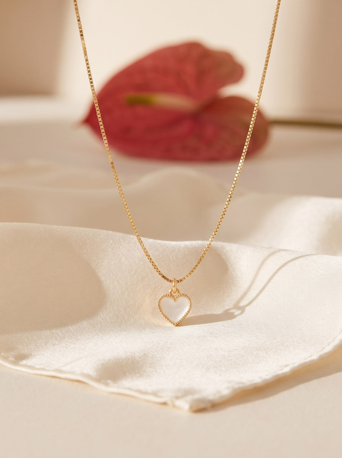 Collar Minimalist Corazon Blanco · Lifestyle · Anturia