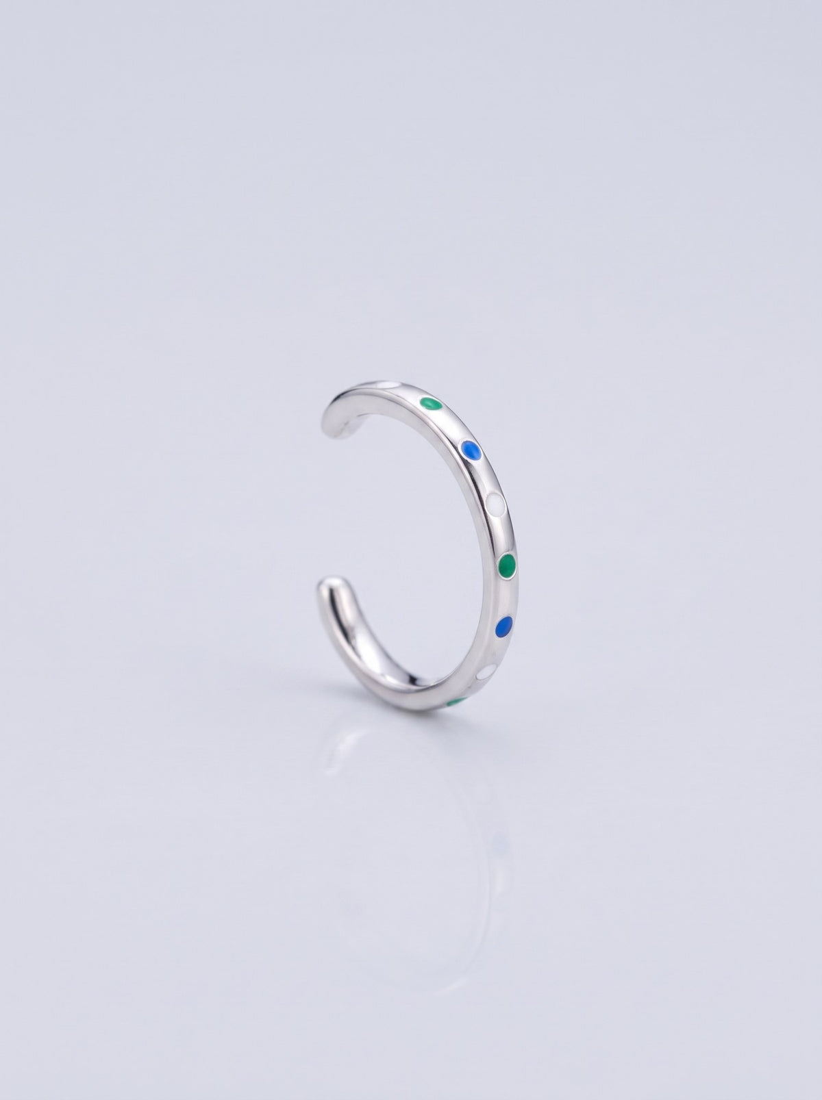 Earcuff Esmaltado · Macro · Anturia