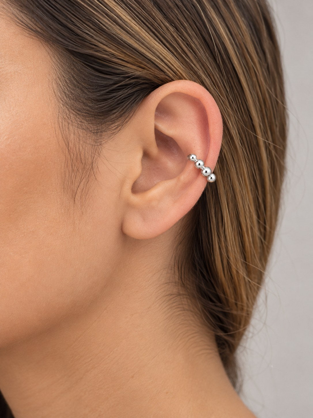 Earcuff Balines · Modelo · Anturia