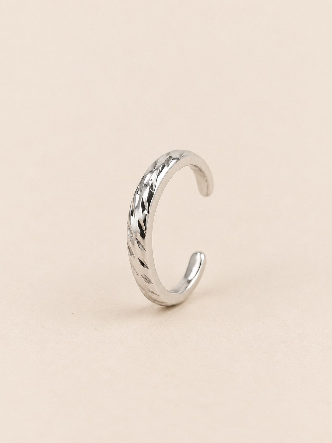 Earcuff Liso Estrella Plateado · Hero · Anturia