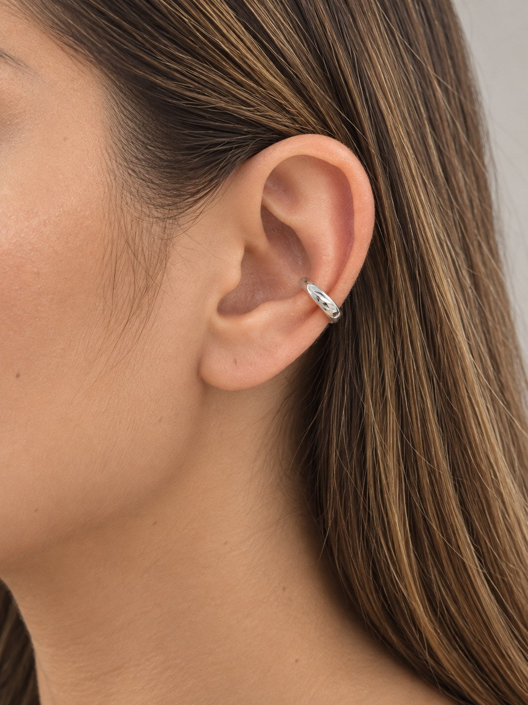 Earcuff Liso Estrella Plateado · Modelo · Anturia