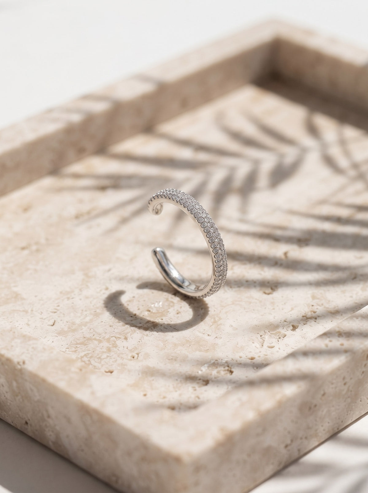 Earcuff Plateado Microcircones Cristal · Lifestyle · Anturia