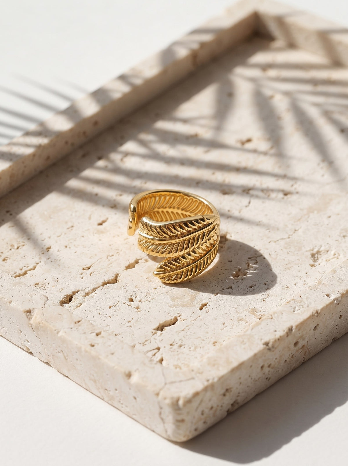 Earcuff Hoja Dorado · Lifestyle · Anturia