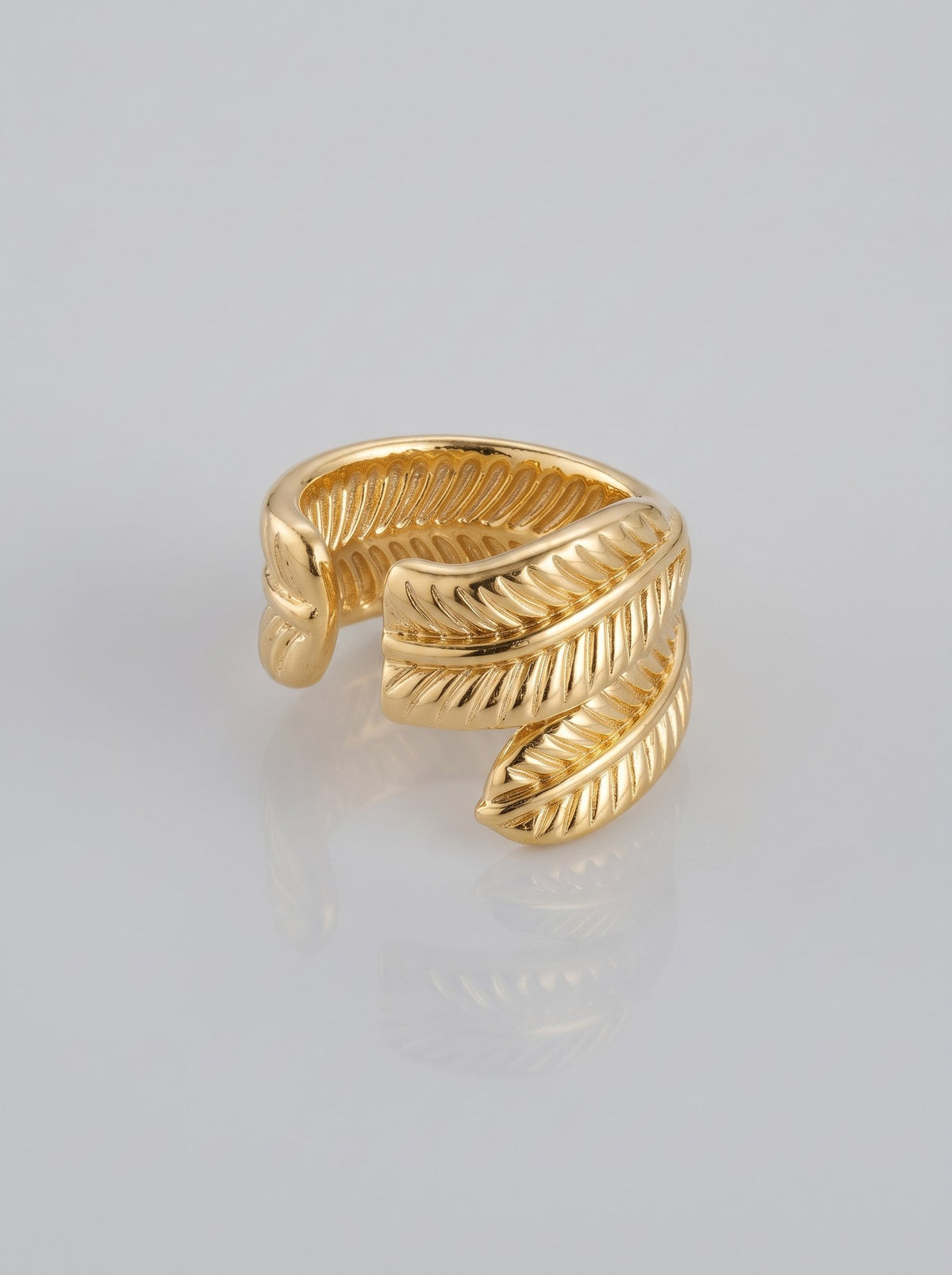 Earcuff Hoja Dorado · Macro · Anturia