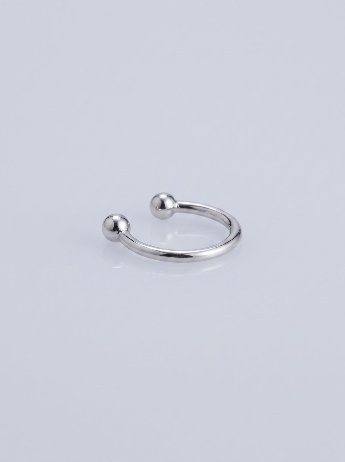 Earcuff Plateado Liso · Macro · Anturia