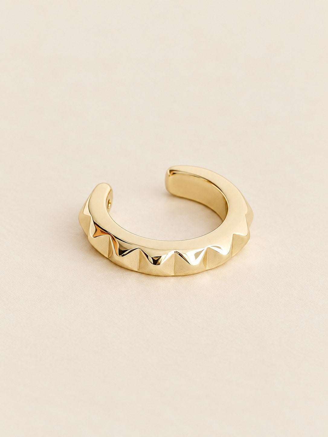 Earcuff Diamantado Dorado · Hero · Anturia