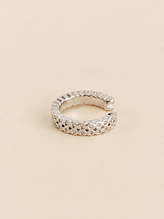 Earcuff Plateado Martillado · Hero · Anturia