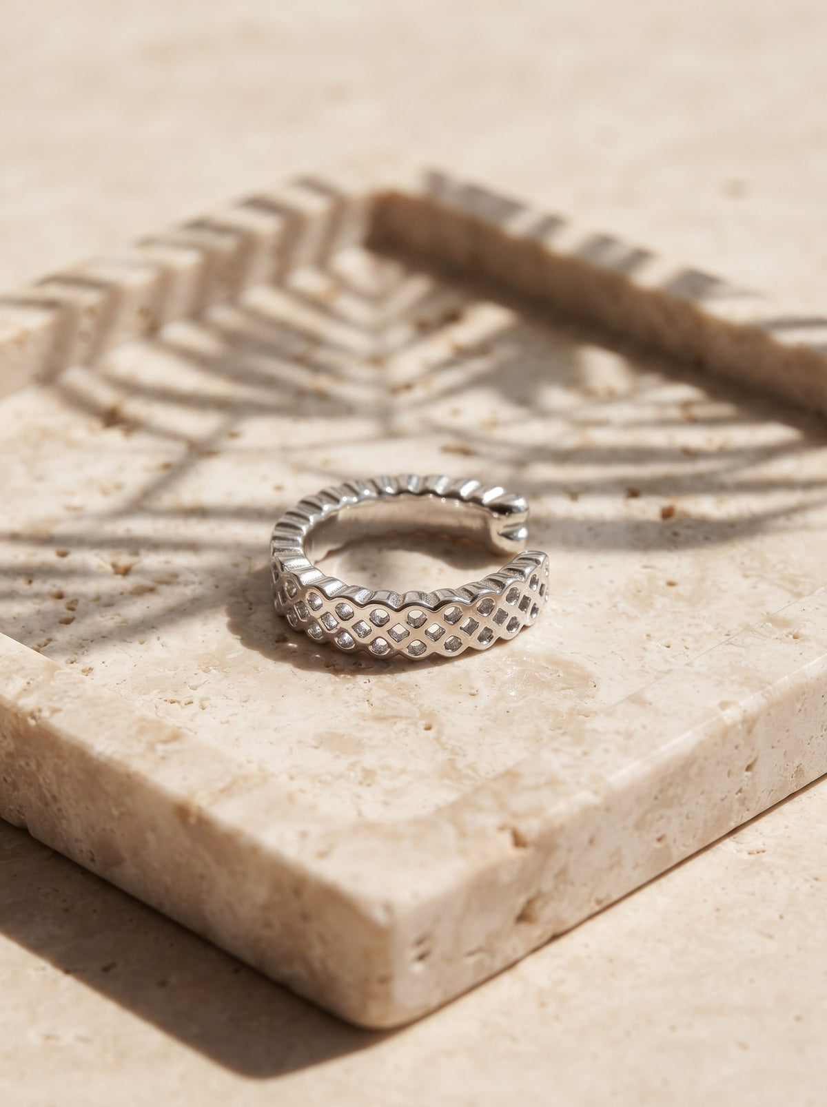 Earcuff Plateado Martillado · Lifestyle · Anturia