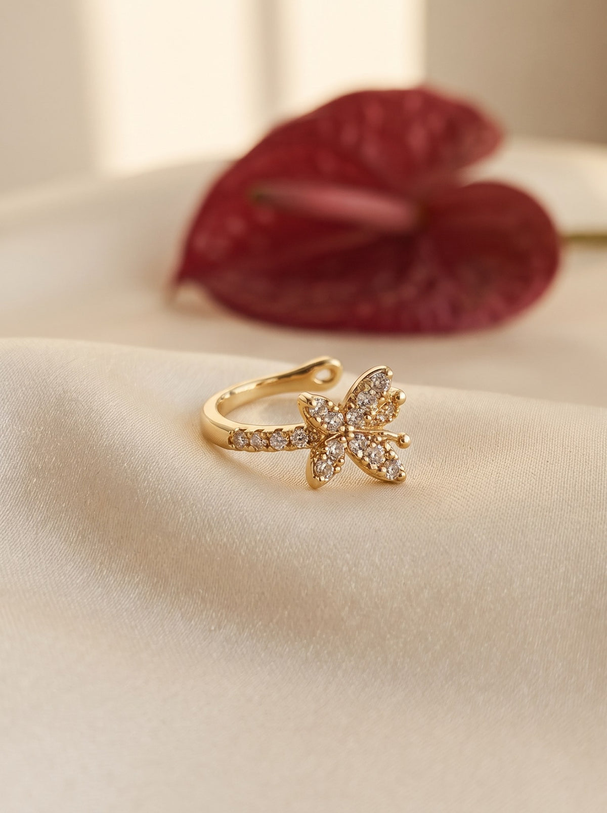Earcuff Mariposa Microcircón · Lifestyle · Anturia