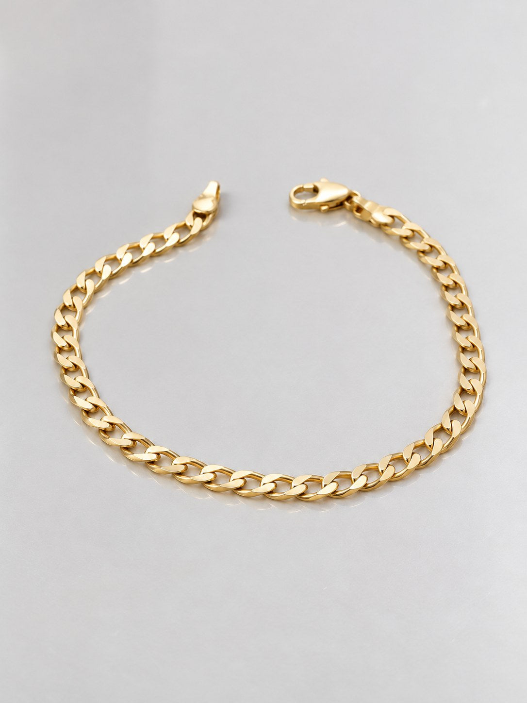 Pulsera Cubana Dorado · Macro · Anturia