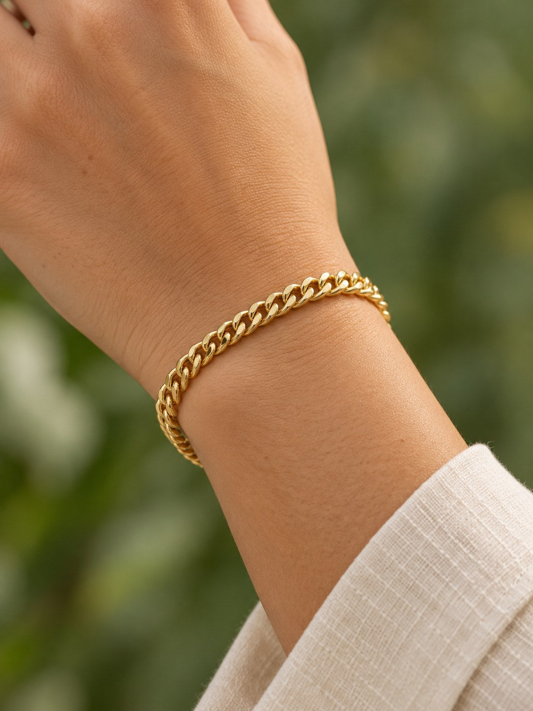 Pulsera Tejido Barbado Dorado · Modelo · Anturia