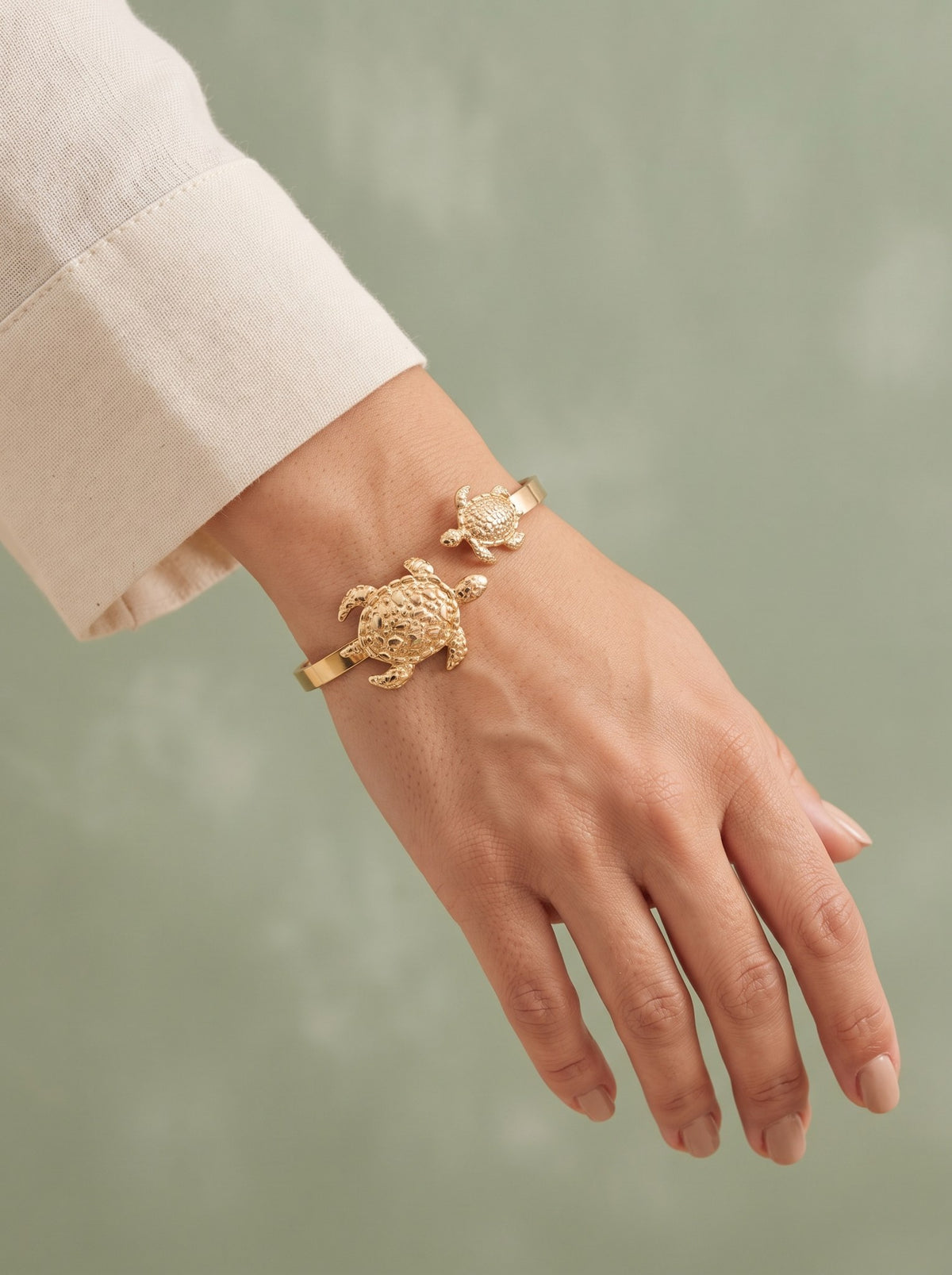 Pulsera Aro Tortugas · Modelo · Anturia