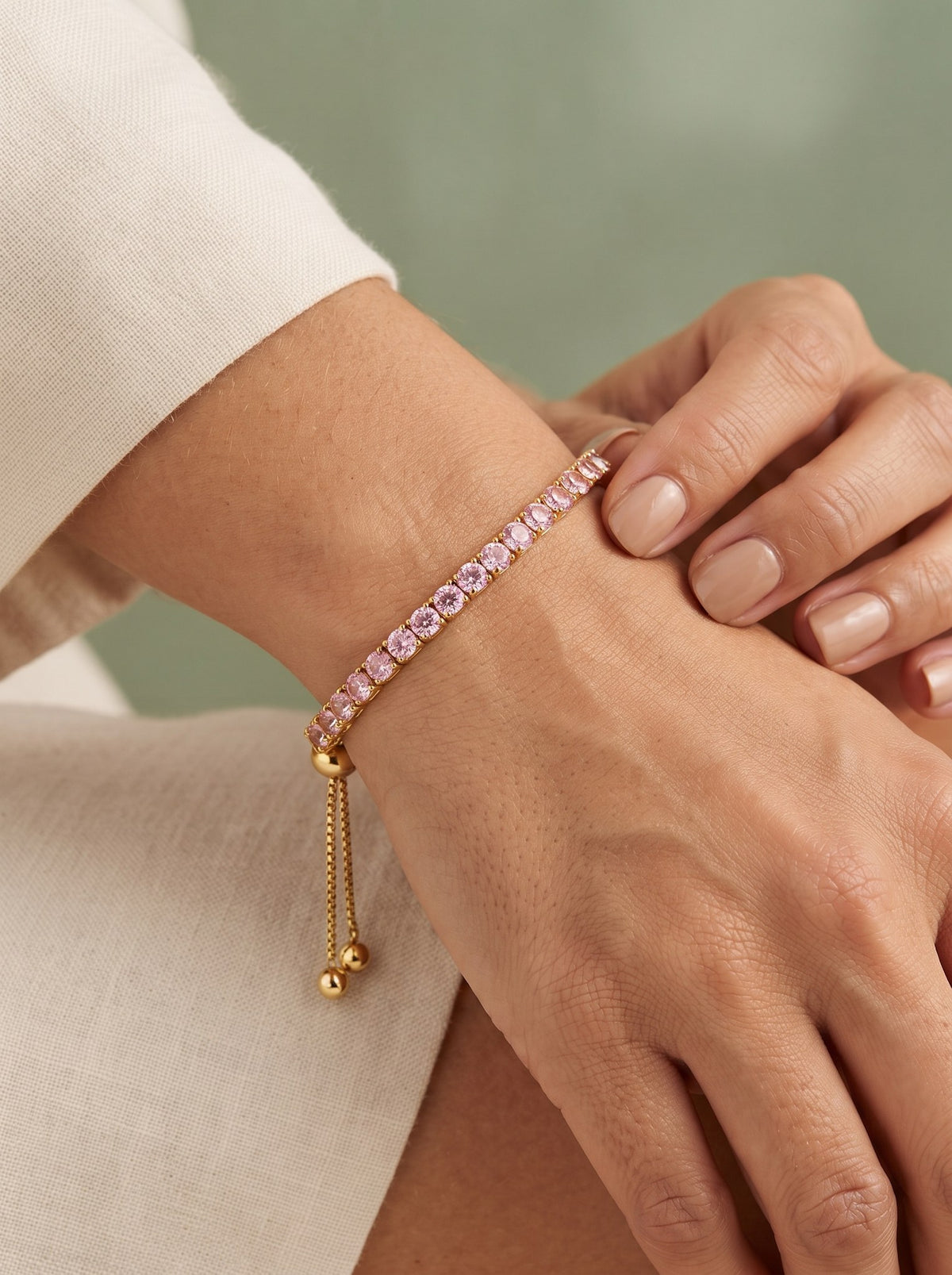 Pulsera Tipo Tennis Rosa Graduable · Modelo · Anturia