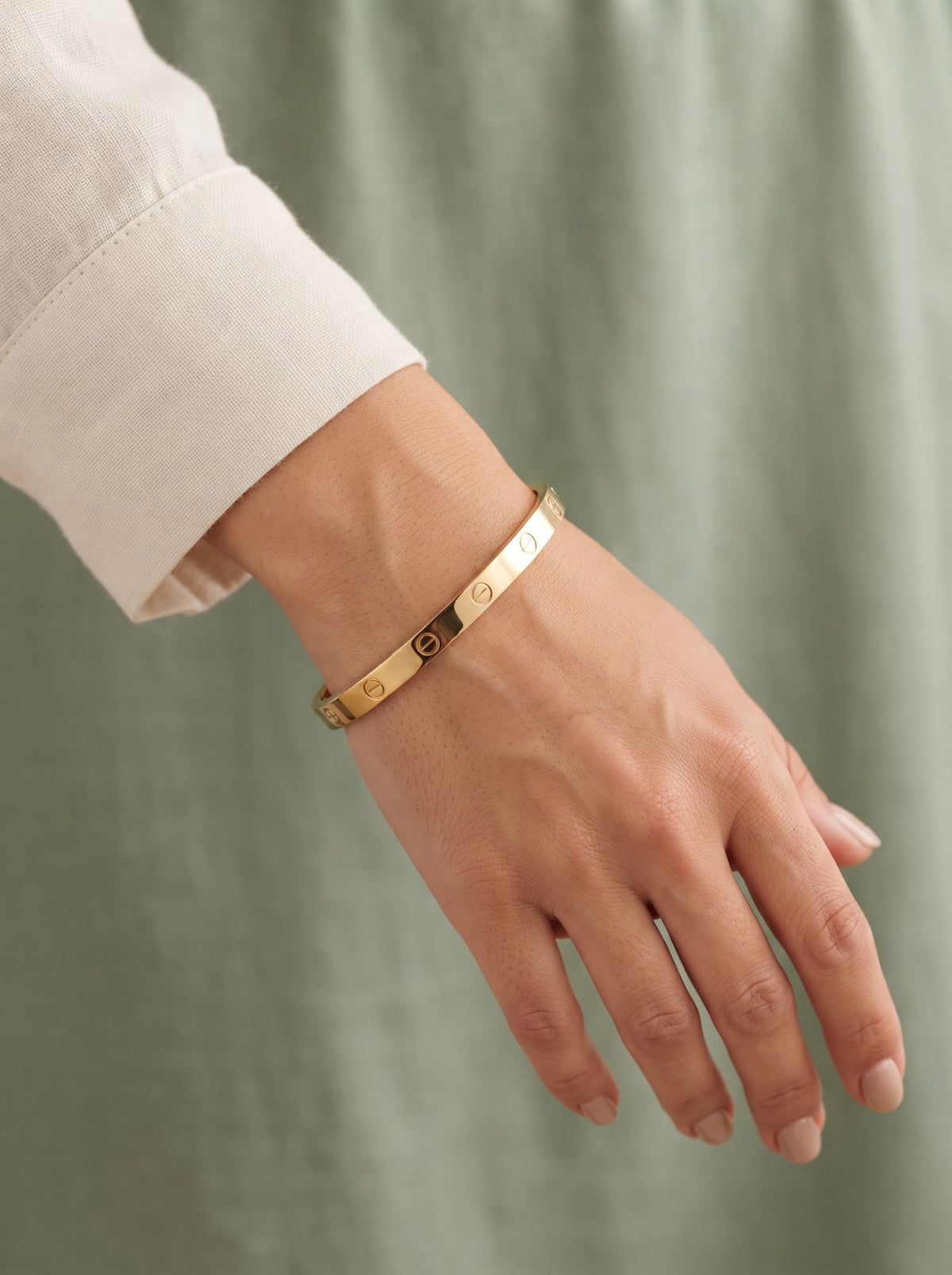 Brazalete Raíz Dorado · Modelo · Anturia