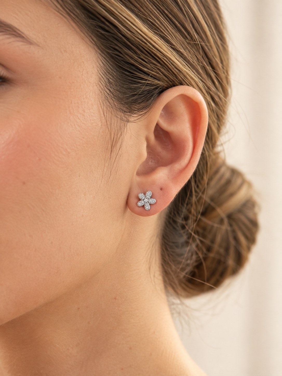 Topo Flor Hawai Circón Plateada · Modelo · Anturia