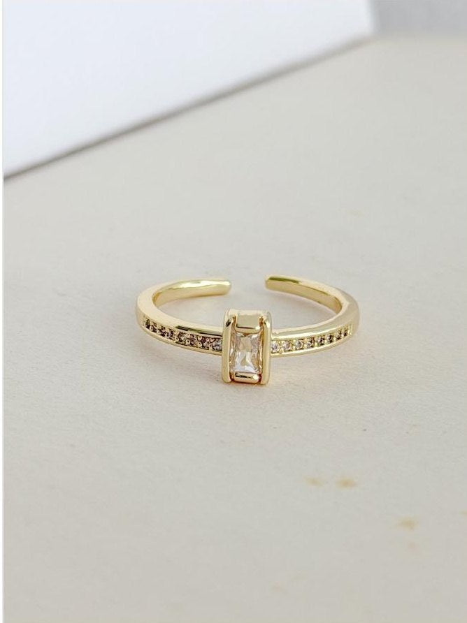 Anillo Tipo Compromiso Cuadrado Baguette · Anturia